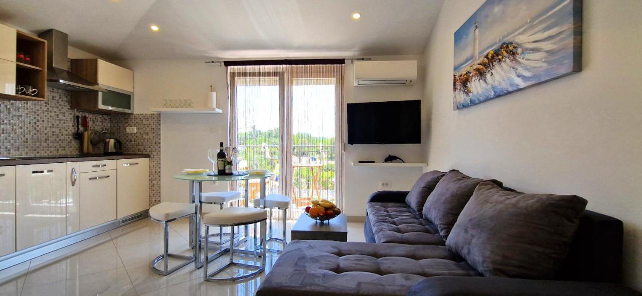 Apartments Pinezic Skrbcici Luaran gambar