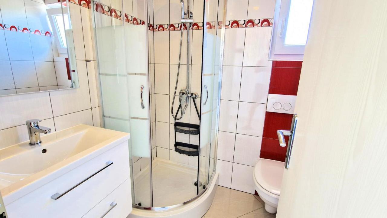 Apartments Pinezic Skrbcici Luaran gambar