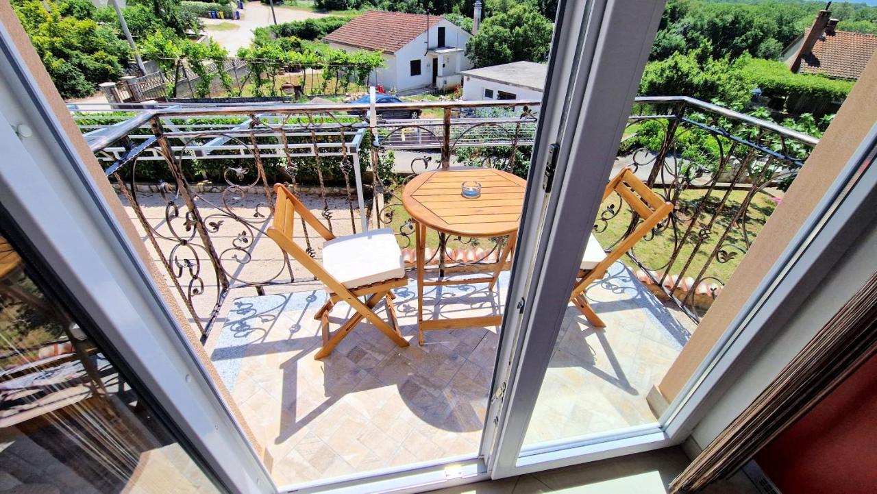 Apartments Pinezic Skrbcici Luaran gambar