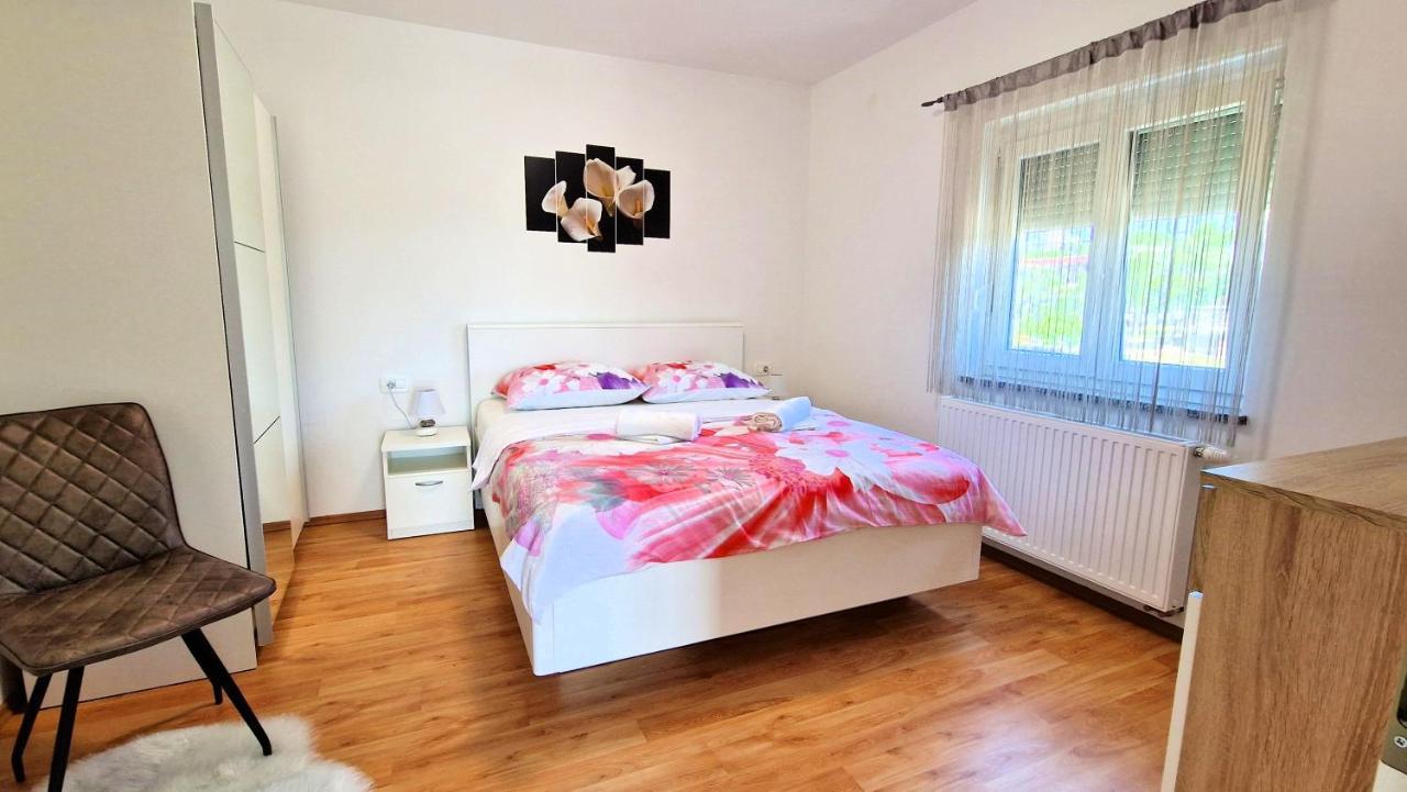 Apartments Pinezic Skrbcici Luaran gambar