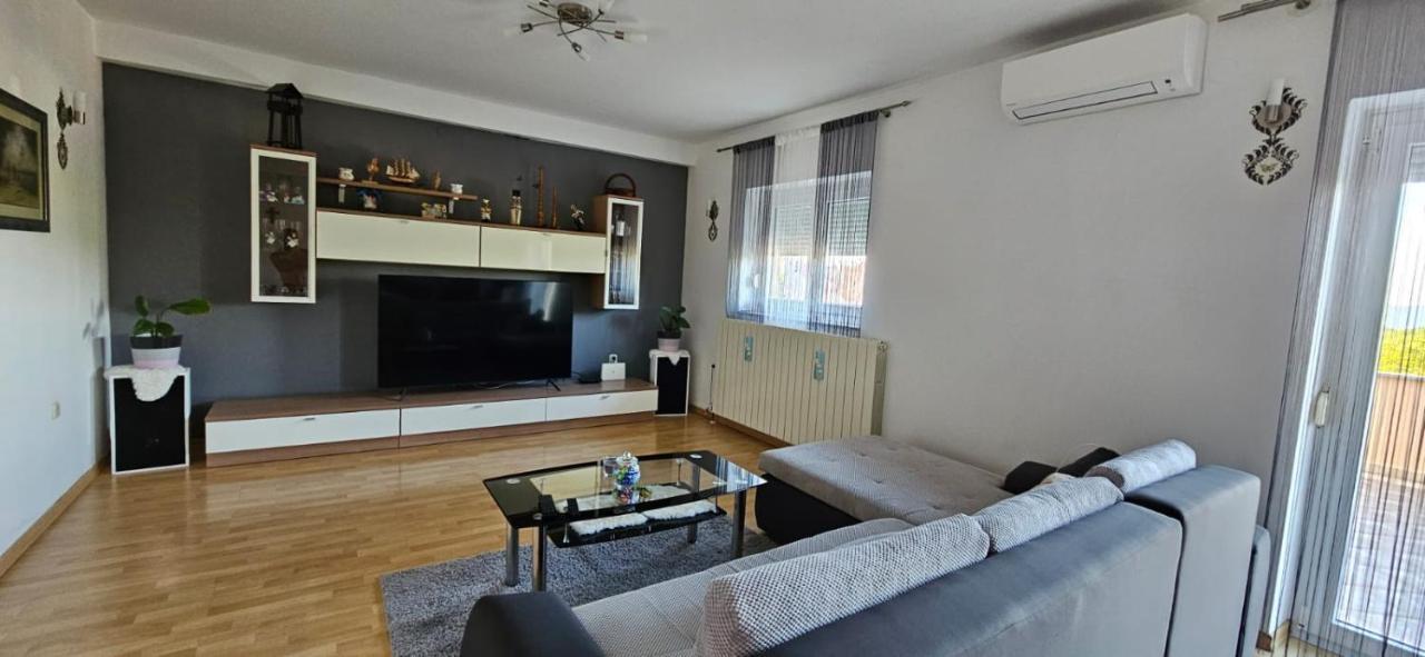 Apartments Pinezic Skrbcici Luaran gambar